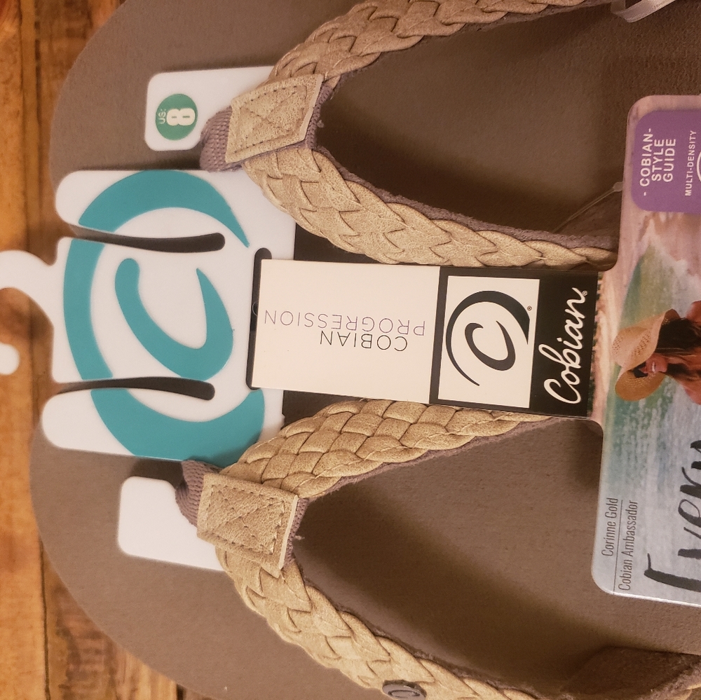 NWT Women's Cobian flip flops